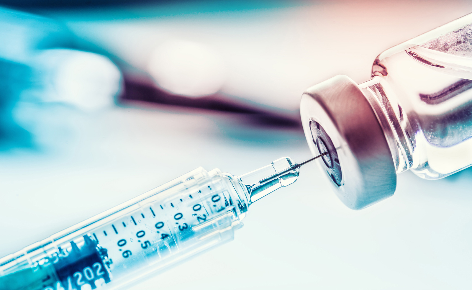 Sirve la vacuna contra la influenza o neumococos para el COVID-19?